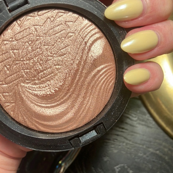 MAC Cosmetics Other - MAC Cosmetics Shimmering superb extra dimension skin finish Gold Highlighter